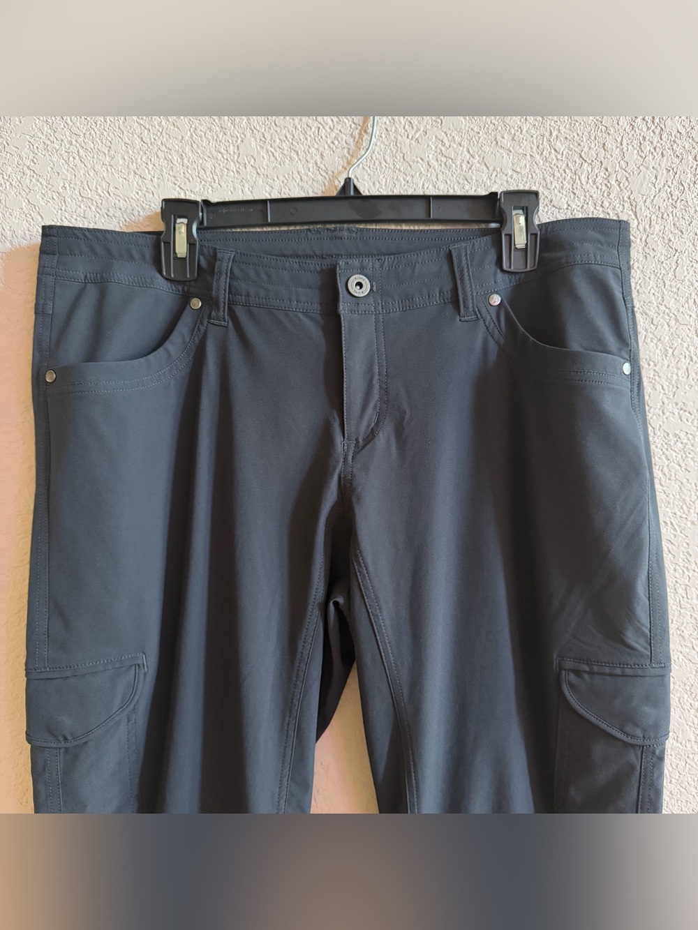 Kuhl Pants Womens 14 Short black Cargo Roll Up Hiking Outdoor Stretch Trail Tech - Picture 2 of 12